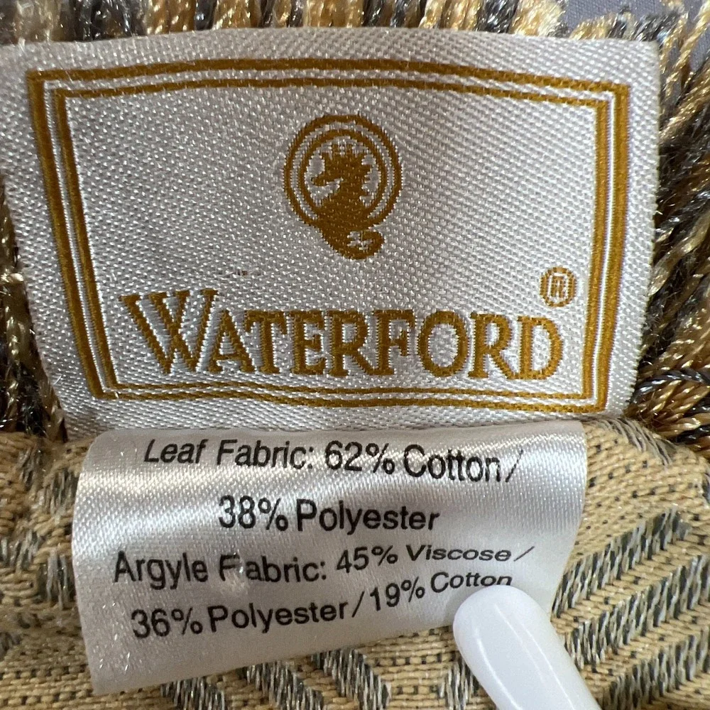 Waterford Table Runner 37